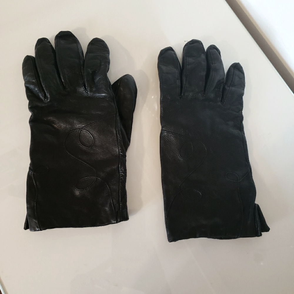 Isotoner Back Leather Glove Cashmere Wool Acrylic Lining Detail Stitching Women